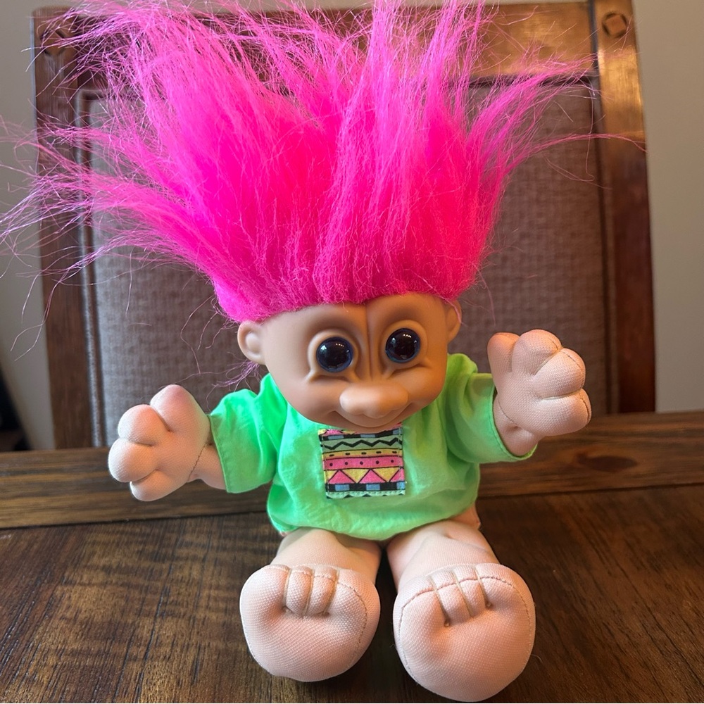 Vintage Russ 12 Inch Troll Bright Pink Hair plush 90’s